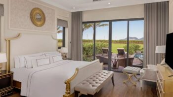 Melia-Vinpearl-Cua-Hoi-Villa-4-phong-ngu
