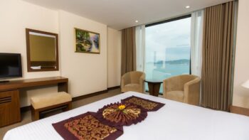 Khách sạn Mường Thanh Grand Nha Trang - Deluxe King Hướng Biển