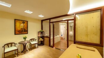 Khách sạn Mường Thanh Grand Nha Trang - REINA Spa & Massage