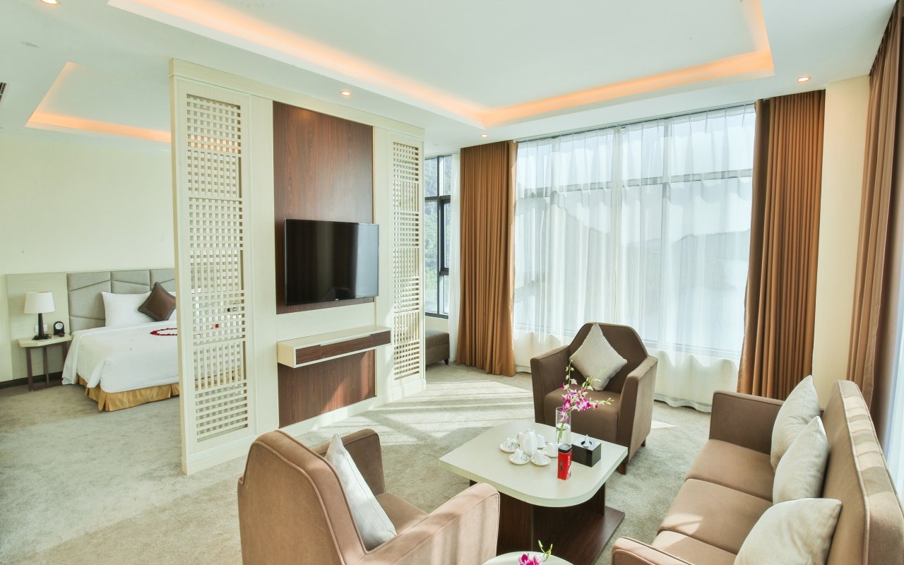 Khach-san-Muong-Thanh-Luxury-Dien-Lam-Executive-Suite.jpg