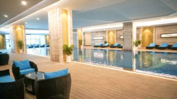 Khách sạn Mường Thanh Luxury Khánh Hòa - Bể bơi