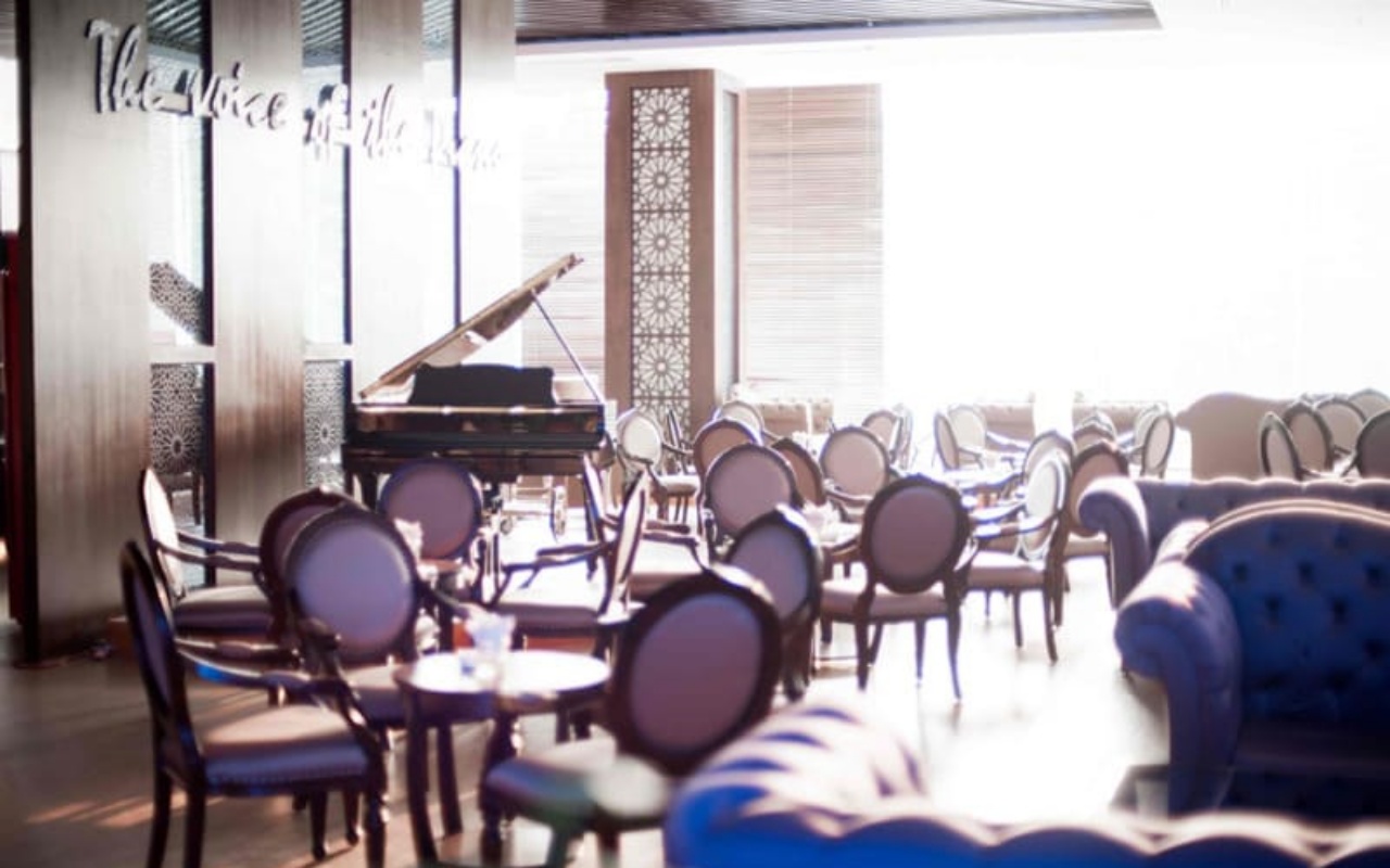 Khach-san-Muong-Thanh-Luxury-Song-Lam-Lobby-bar-Piano-Bar.jpg