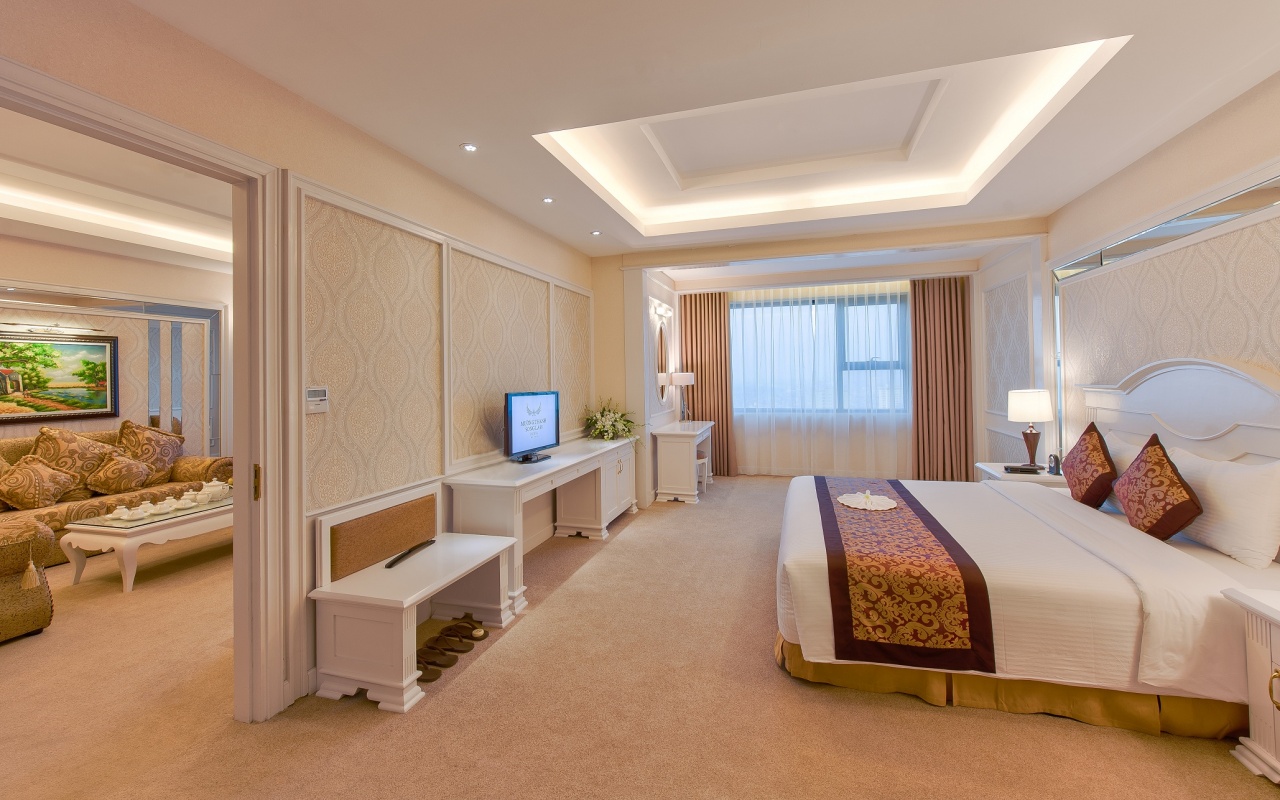 Khach-san-Muong-Thanh-Luxury-Song-Lam-Royal-Suite.jpg