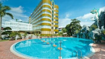 Mường Thanh Grand Điện Biên Phủ - Bể bơi